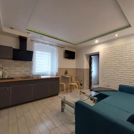 Invest Dworcowa 1 I 2 * 斯克拉斯卡波伦巴